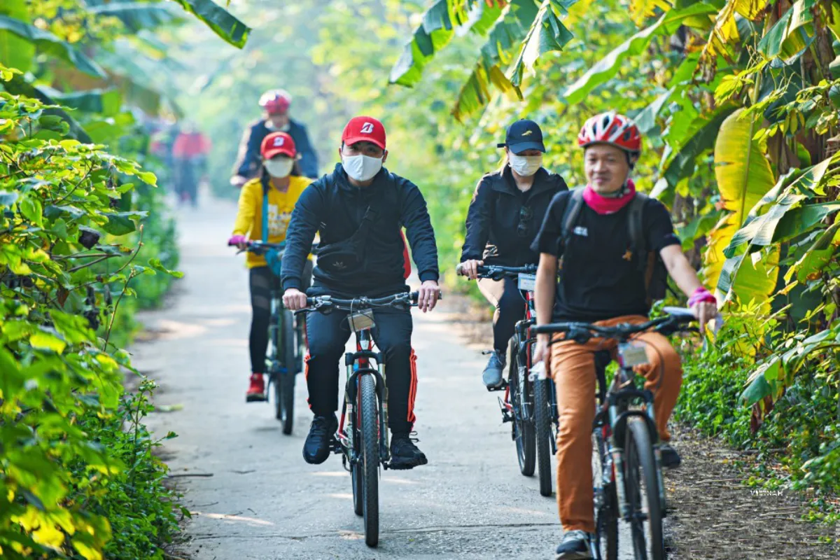 Hanoi Cycling Tour | Bat Trang, Kim Lan & Xuan Quan Flower Villages Private cycling tour in Hanoi countryside