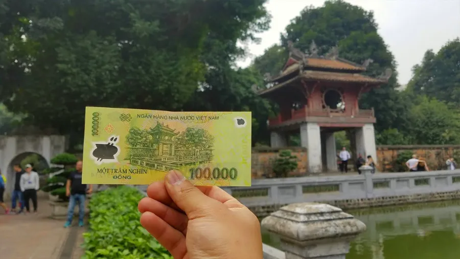 Vietnam Travel Guide for First-Time Visitors (2026 Edition) Vietnam currency and travel budget tips infographic