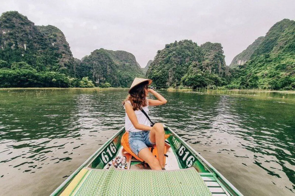 Trang An boat tour limestone mountains in Ninh Binh