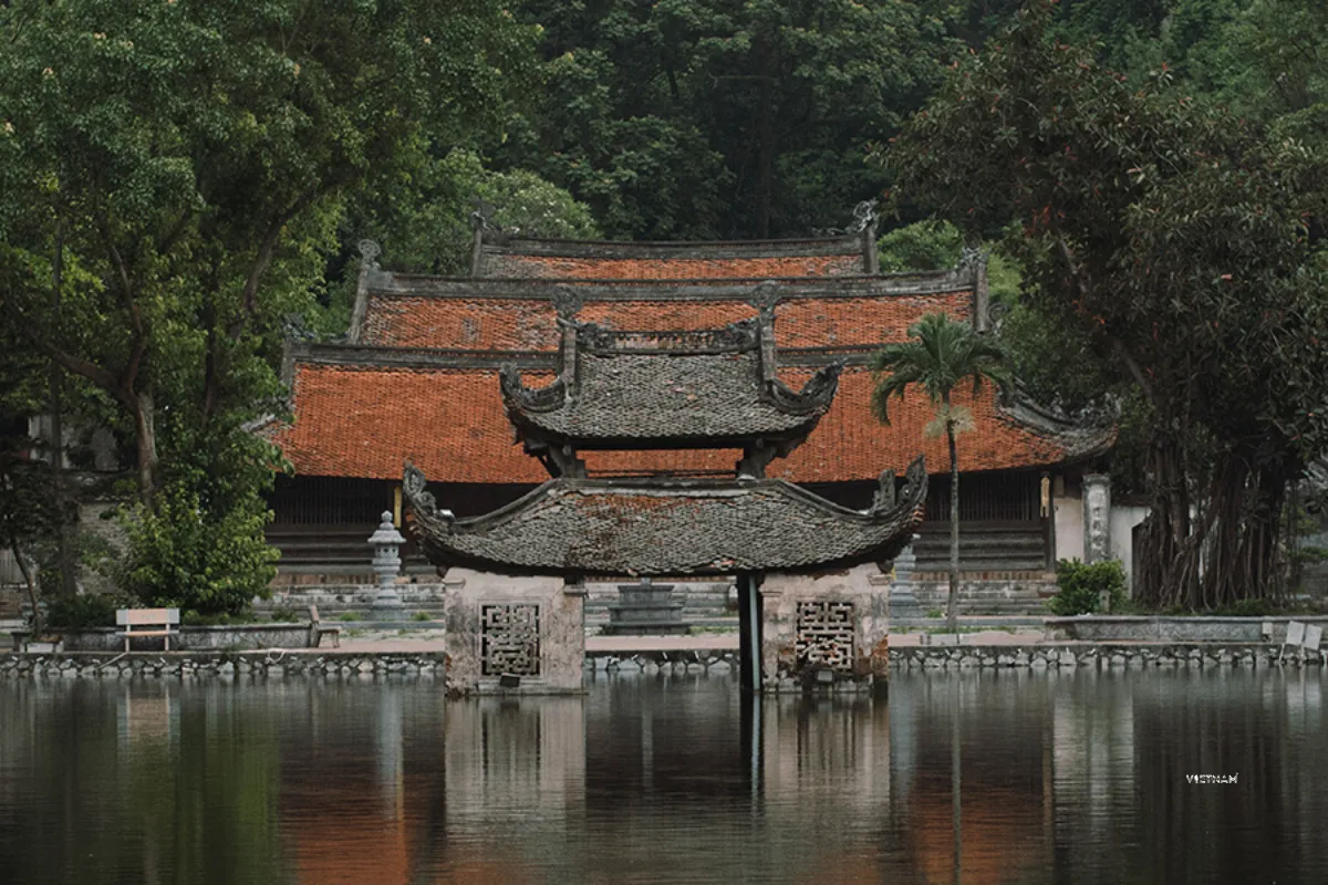Authentic Hanoi Day Tour | Incense Village & Duong Lam Ancient Village Ancient temple in Duong Lam village